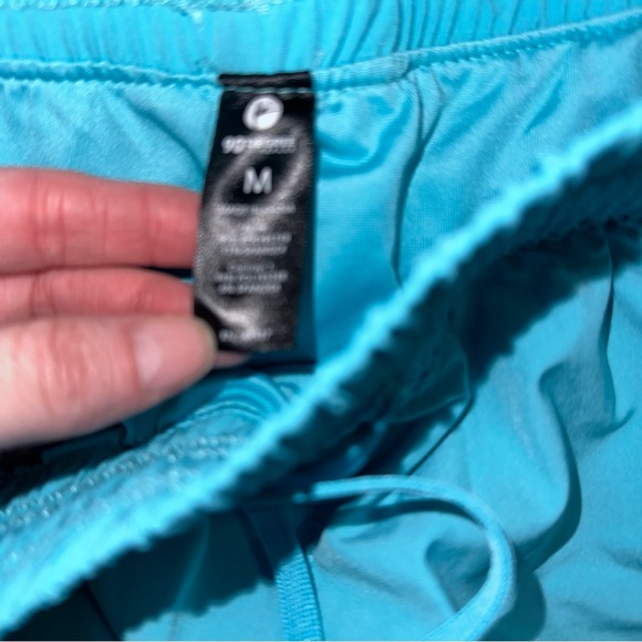 EUC Women’s 90 Degrees by Reflex Running Shorts Size Medium - Picture 4 of 4